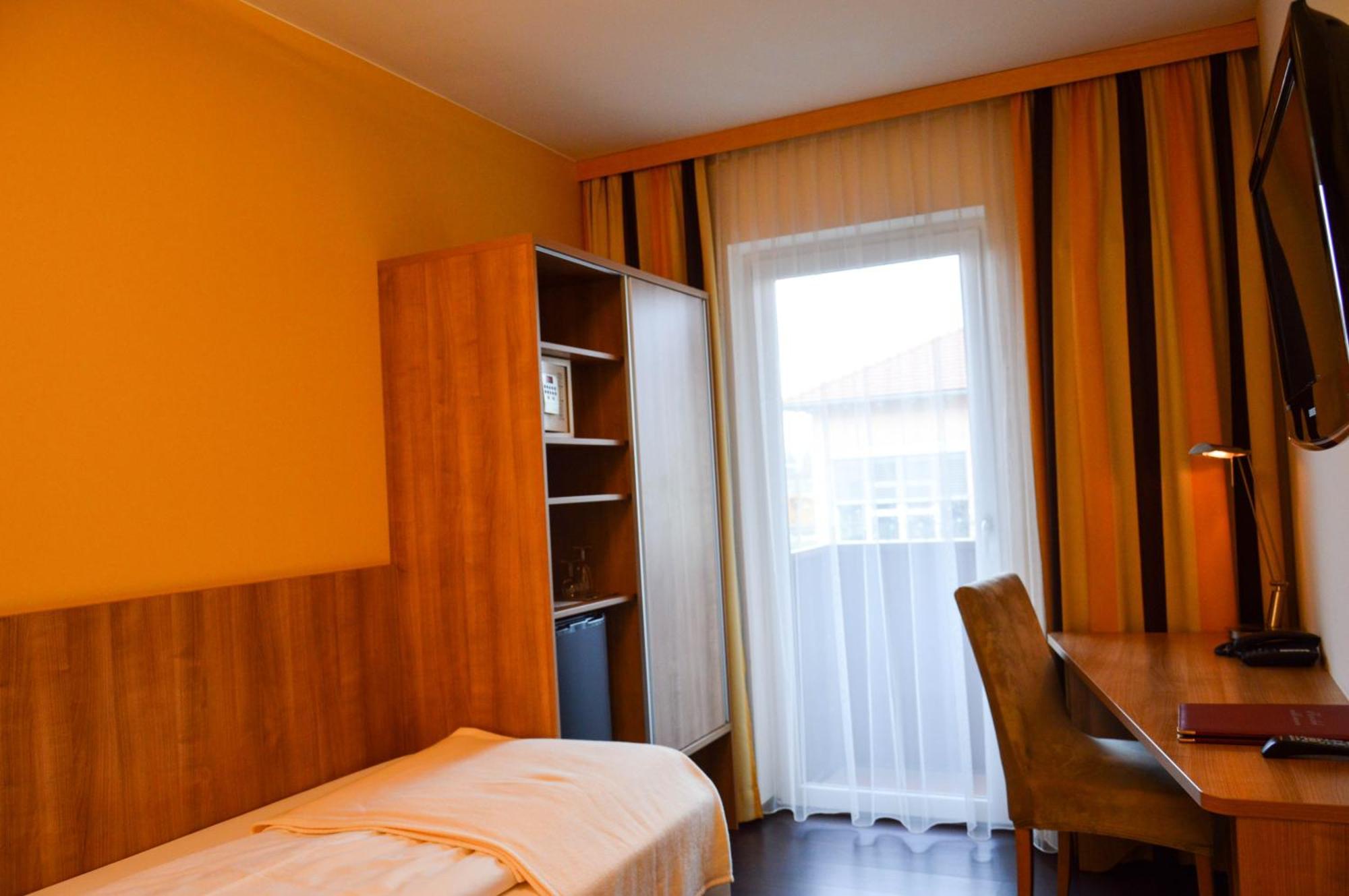 Hotel Roemerhof Tulln An Der Donau Exterior foto